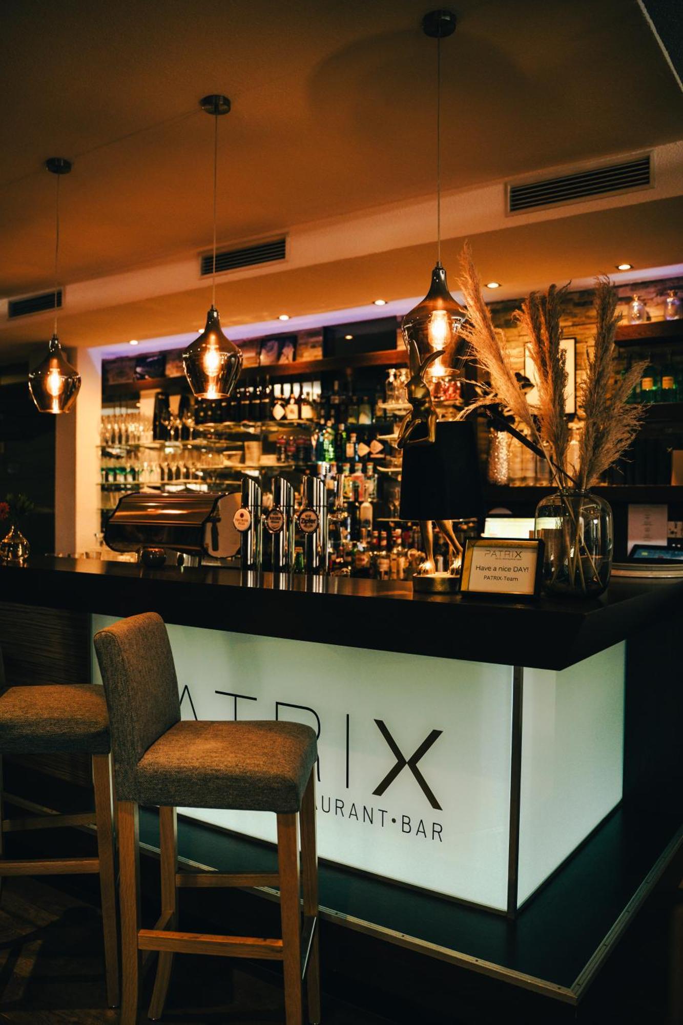 Patrix Hotel, Restaurant, Bar Hotel