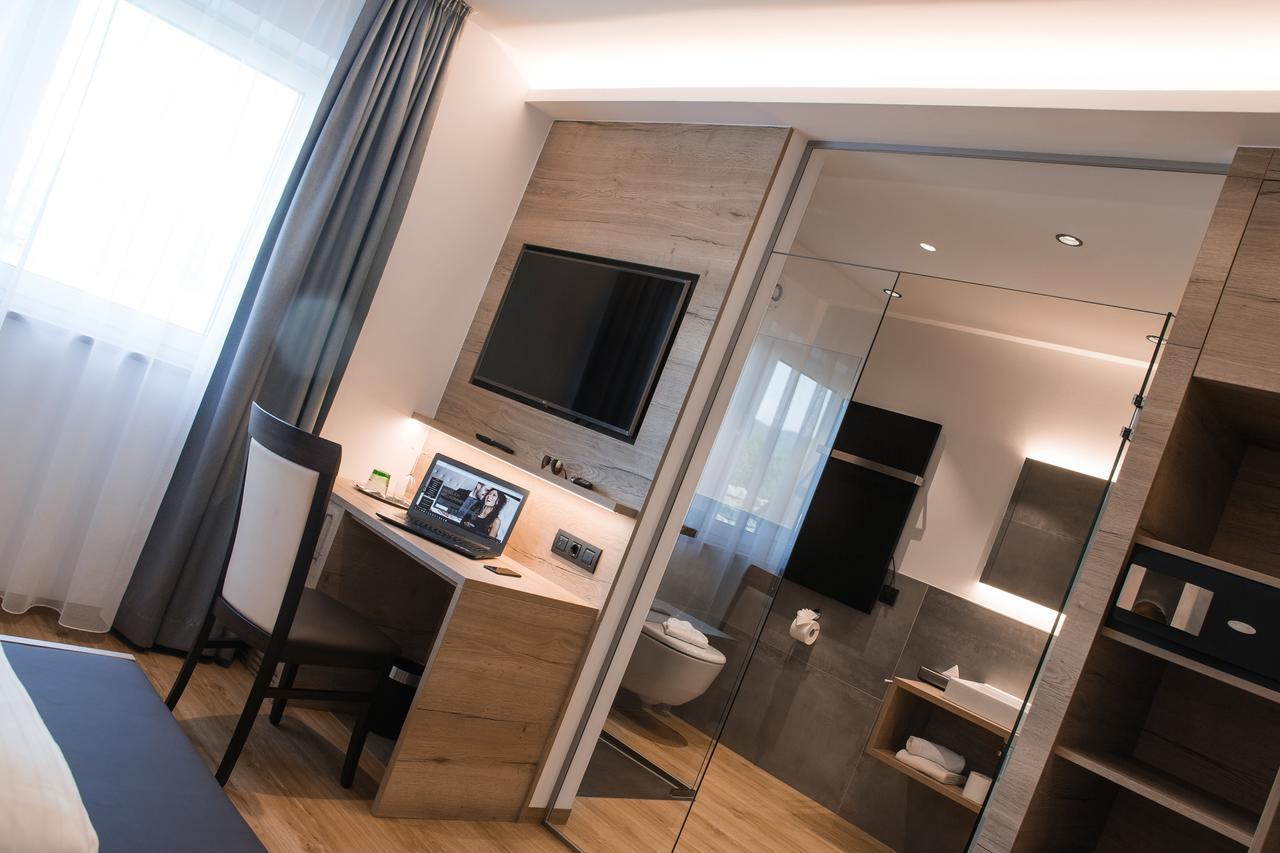 Patrix Hotel, Restaurant, Bar Hotel